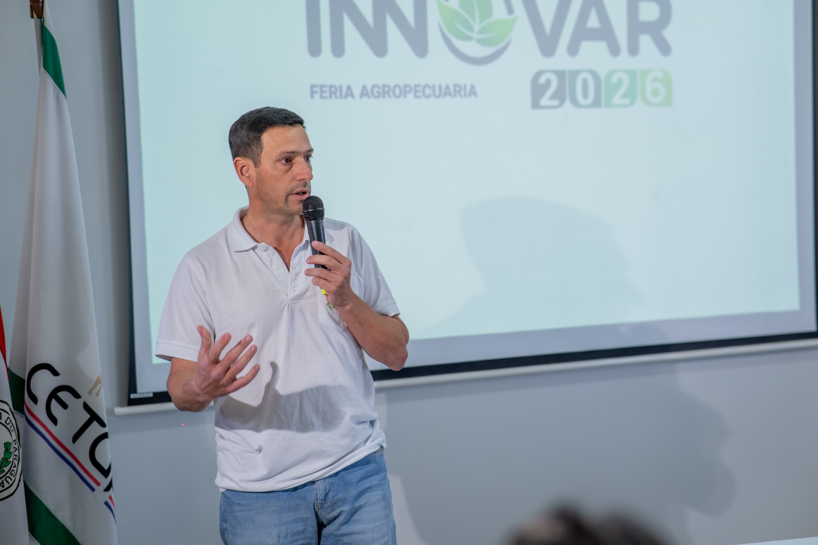 Raimundo Llano Raimundo Llano - Presidente de la Unión de Empresas Agropecuarias (UEA).